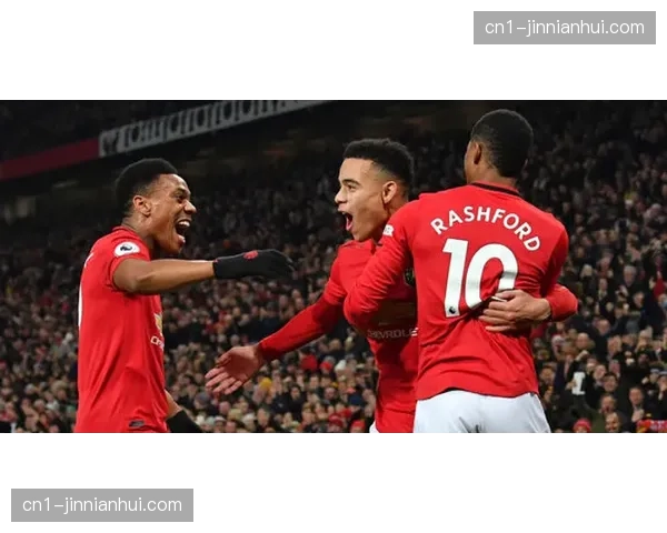 曼联前场三叉戟配合默契,姆贝乌莫与库尼亚轮换保持进攻活力